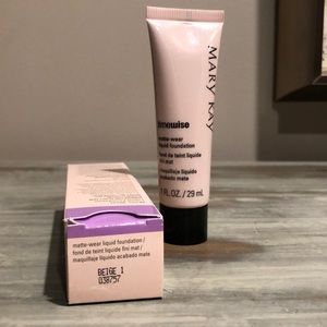 Mary Kay Matte-Wear Liquid Foundation Beige 1